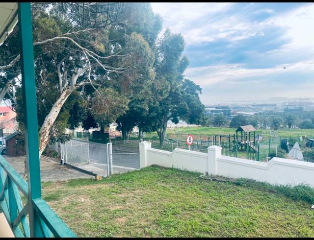 1,500M² GUESTHOUSE FOR SALE IN WALMER ESTATE